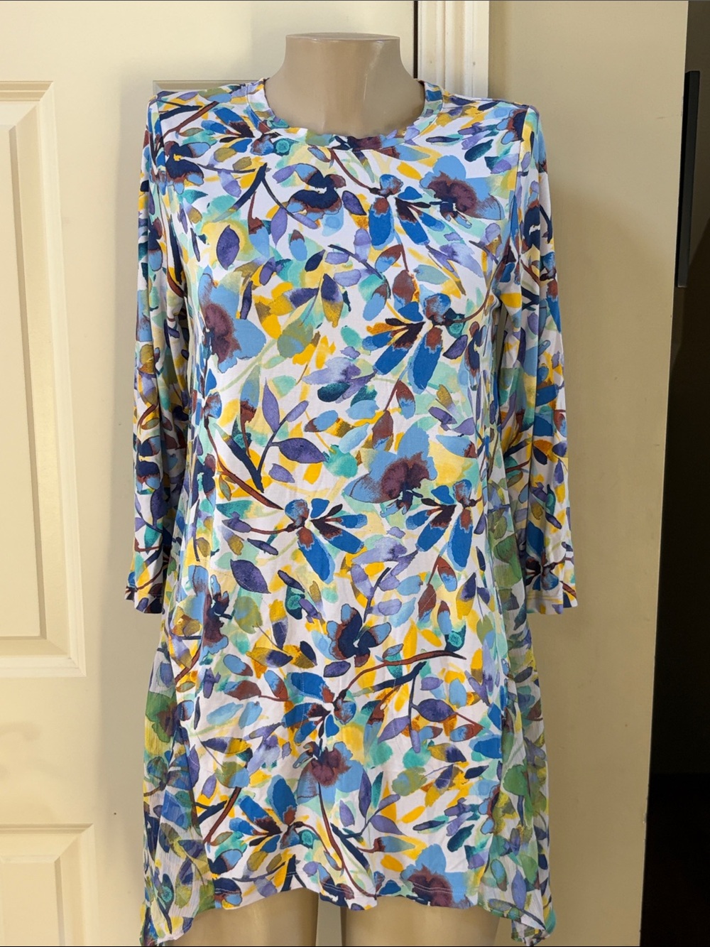 LOGO by Lori Goldstein Blue/Yellow/Green Watercolor Floral contrast fabric Tunic
